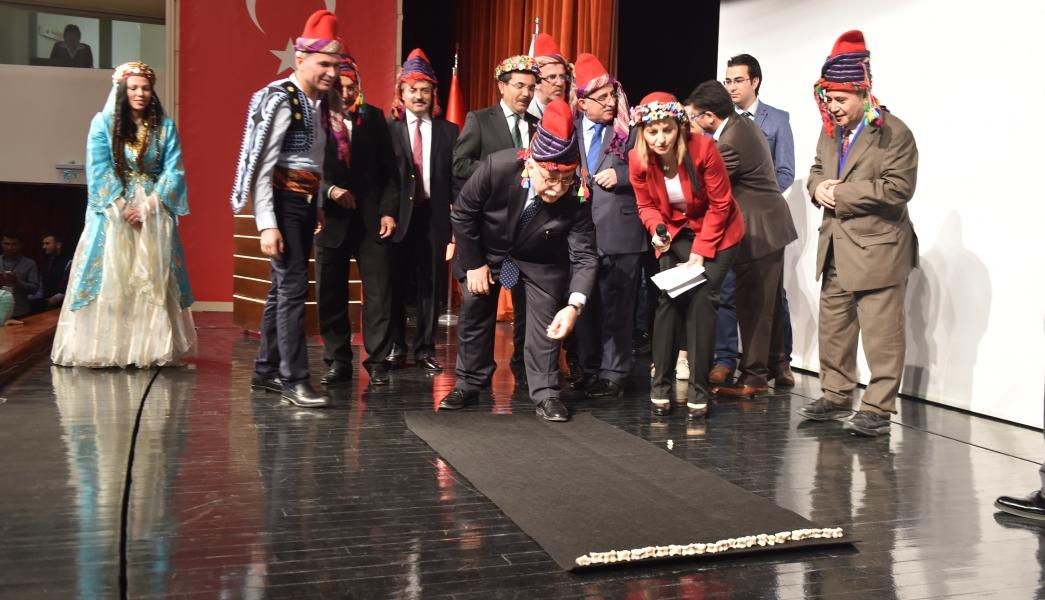 Minister Avcı competed with colleagues at the Childrens Games and Toys Congress